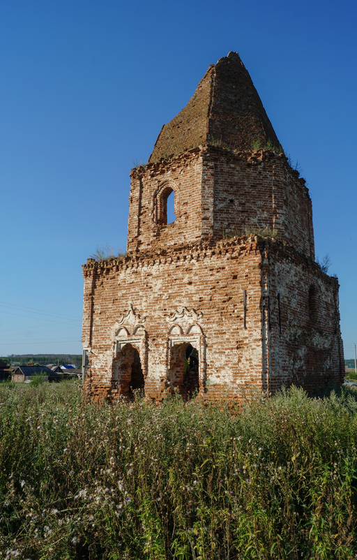 Канадейская башня XVII века)